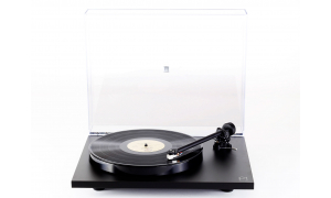 Rega Planar 1 Noir Mat - Chaque composant est taillé sur mesure pour former une platine performante et unique